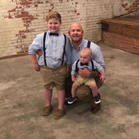 Meet your Posher, Lora - Picture 1 of 1